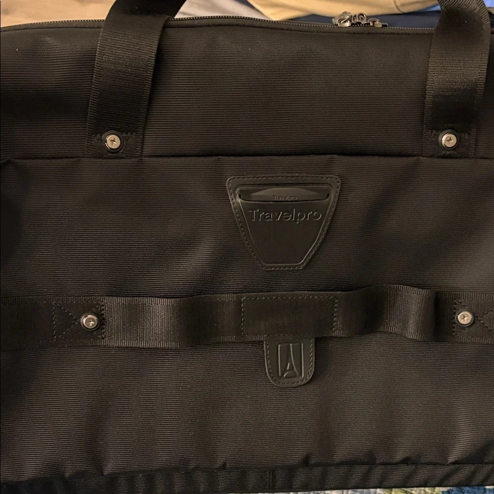 NWOT Black Travelpro Suitor Bag